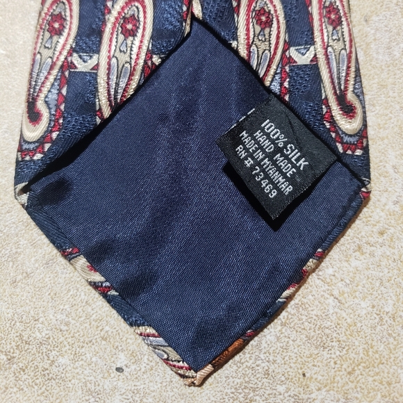 Vintage Looney Tunes Mania Handmade Embroidered Silk Paisley Tie - Picture 4 of 4